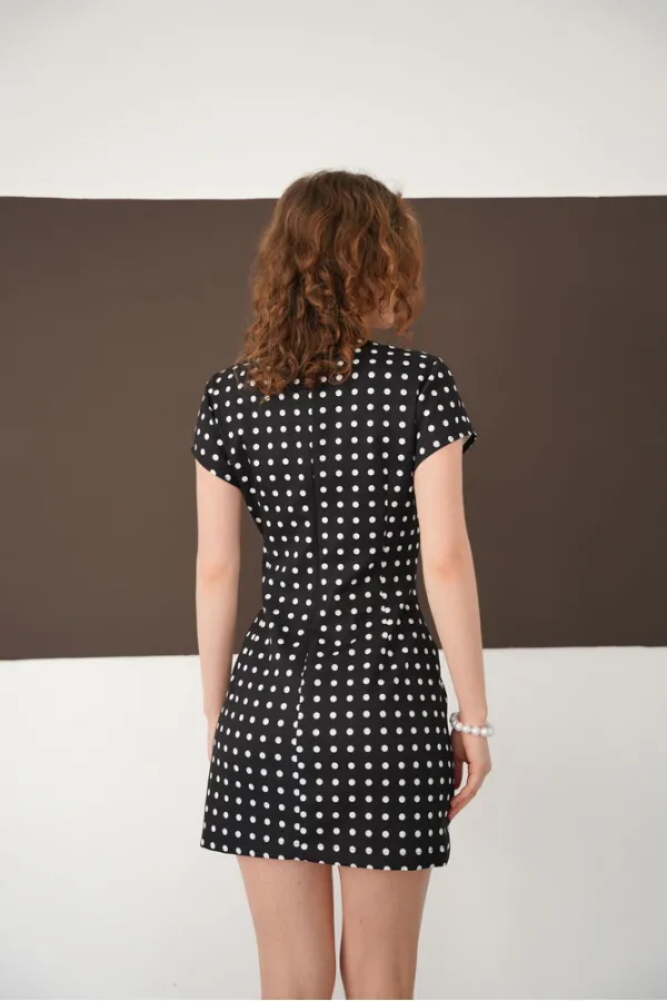 Robe en satin à pois noirs en gros | D2978 - Topshow