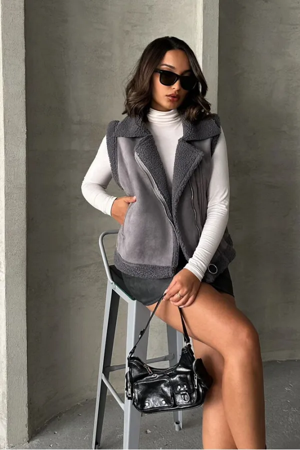 Gilet en daim gris à col en fourrure - Vente en gros | TOPSHOW | F1532