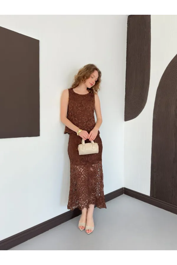 D 3011 Lace Sleeveless Blouse - Coffee D 3011 Lace Sleeveless Blouse - Coffee