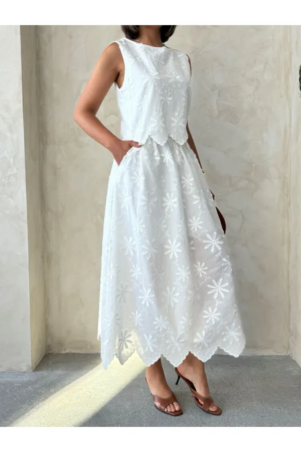 Embroidered Skirt - White | Topshow