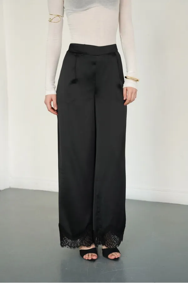 Pantalon en satin noir à ourlet en dentelle (vente en gros) | D2969 - Topshow