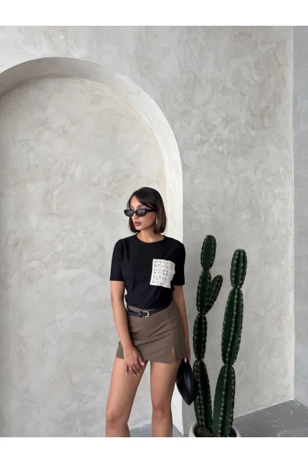 Pocket Detailed T-Shirt - Black | Topshow