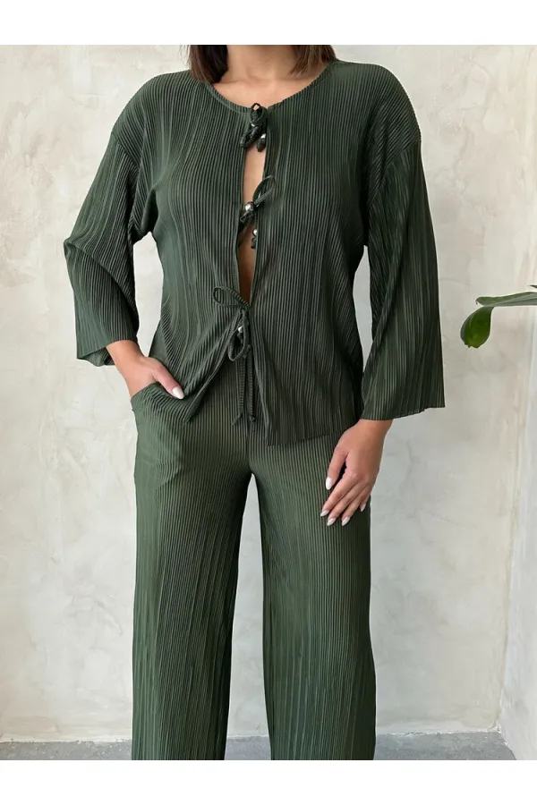 Chemise plissée à nouer sur le devant - Kaki | Topshow | F1739