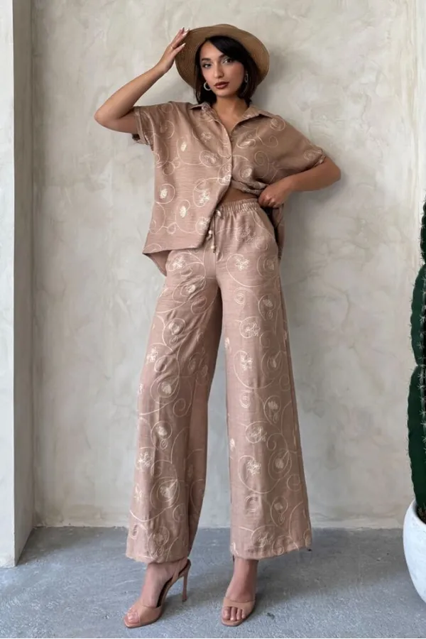Pantalon brodé en gros - Marron clair Dsn2 | Topshow | F1900