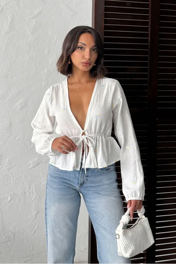 Topshow Nakış Detaylı Bağlamalı Toptan Bluz - Krem | F1992