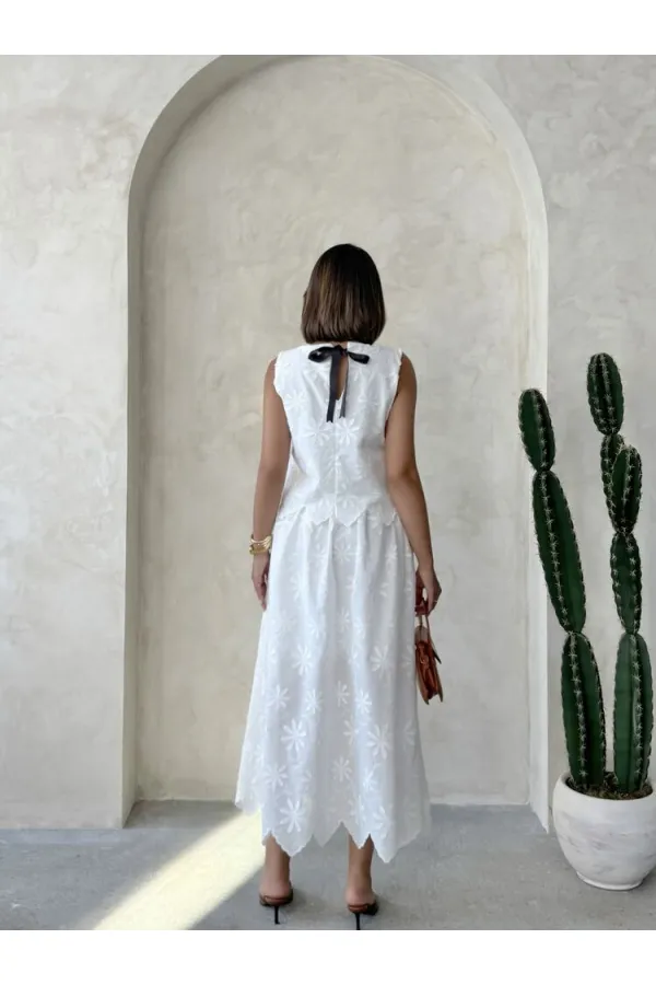 Embroidered Skirt - White | Topshow