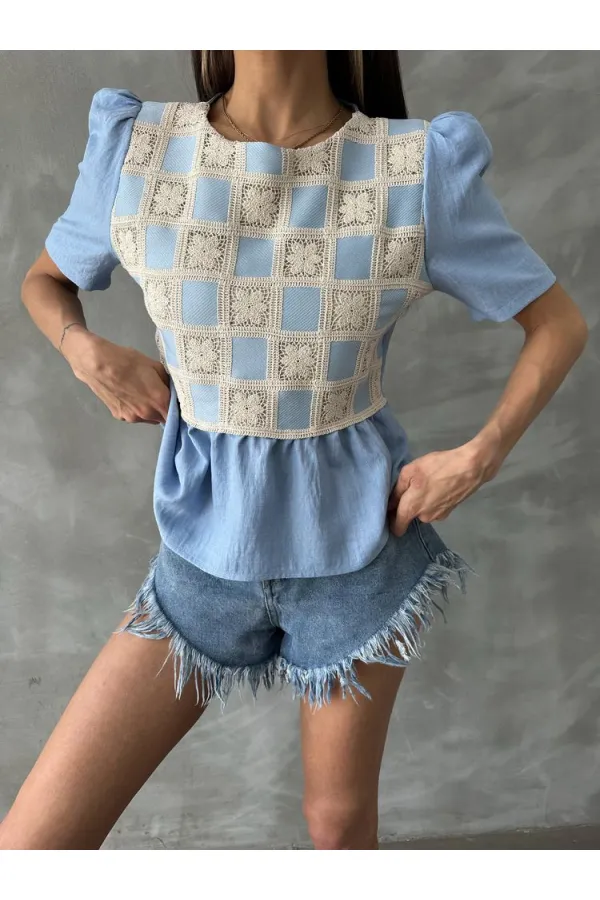 Blouse Topshow bleue à détails en dentelle (vente en gros)