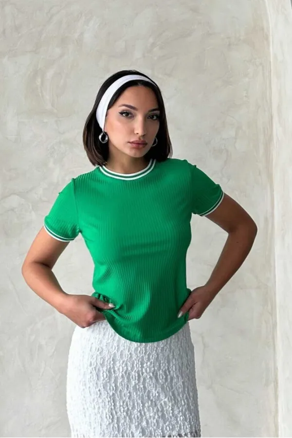 T-shirt Topshow crème émeraude à col rond en gros