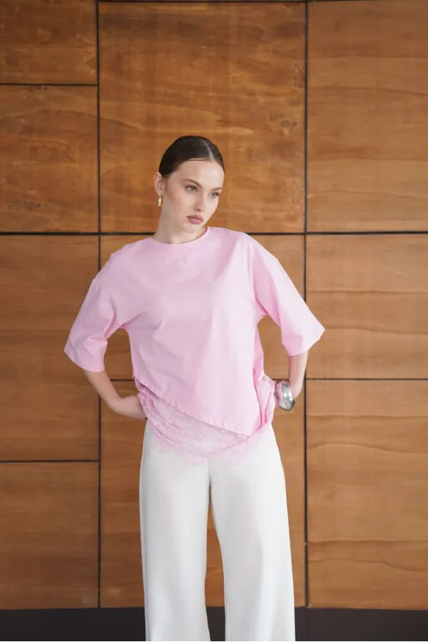 T-shirt asymétrique à détails en dentelle - Rose | D2953 - Topshow