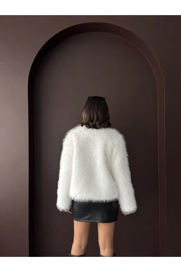 Topshow - Toptan Tavşan Tüyü Dügmeli Kaban - Krem