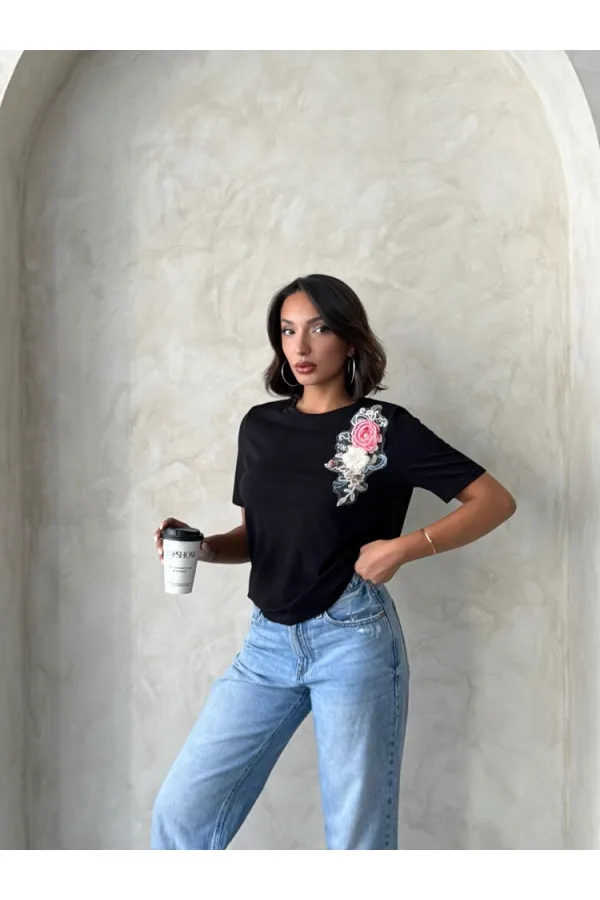 Çiçek Detaylı Tişört - Siyah | Topshow