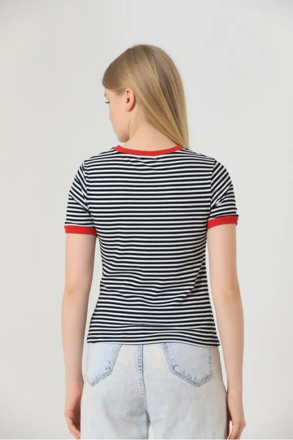 T-shirt Topshow rayé noir et rouge en gros