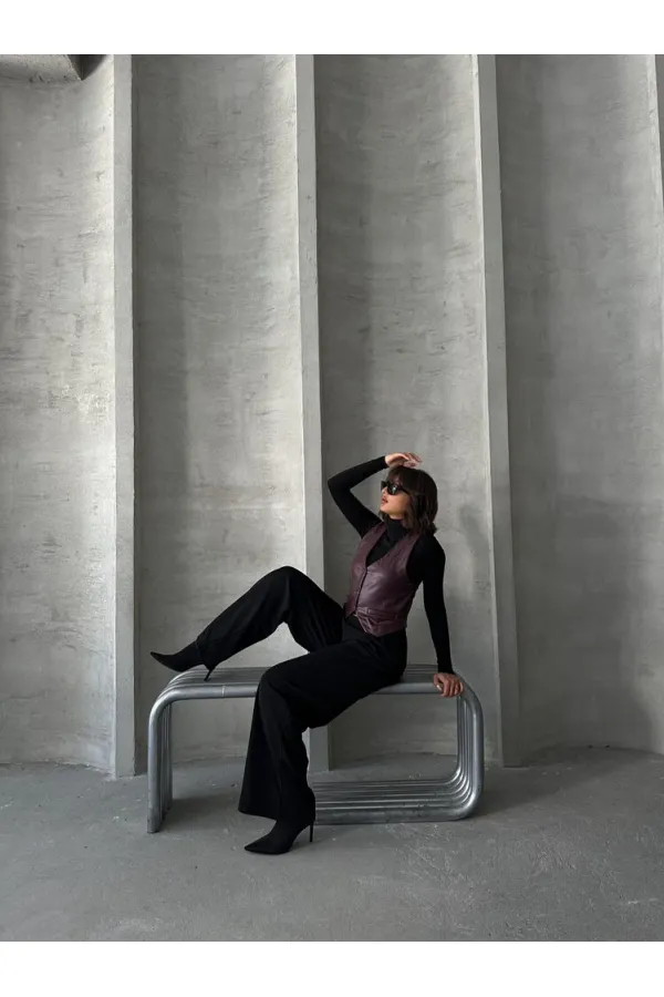 Gilet en cuir boutonné en gros - Rouge bordeaux | TOPSHOW | F1503