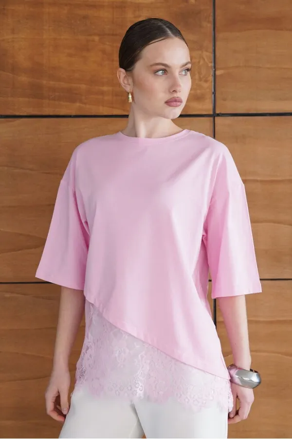 T-shirt asymétrique à détails en dentelle - Rose | D2953 - Topshow