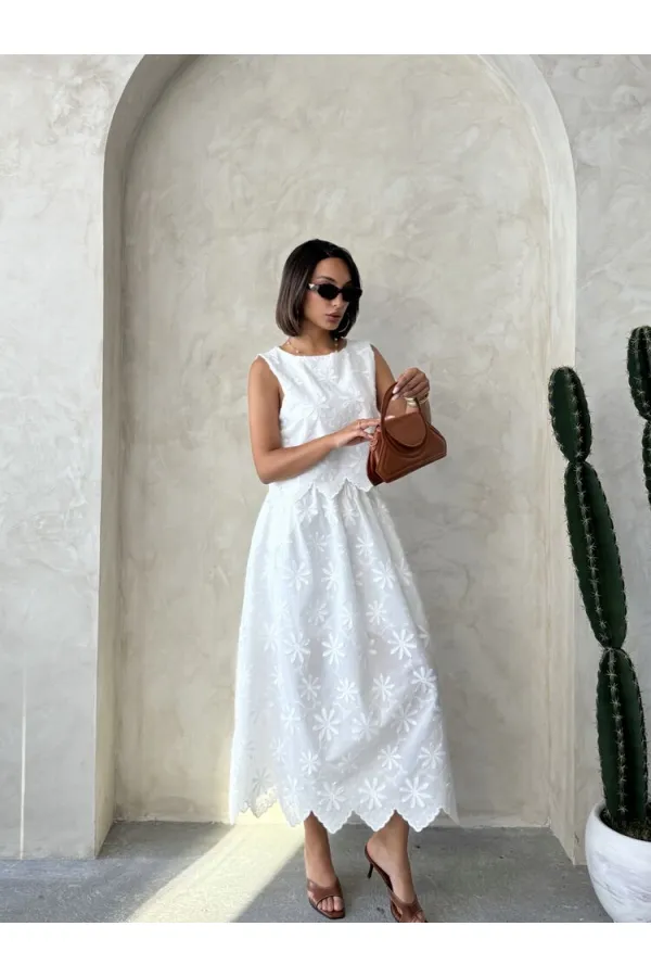 Embroidered Skirt - White | Topshow