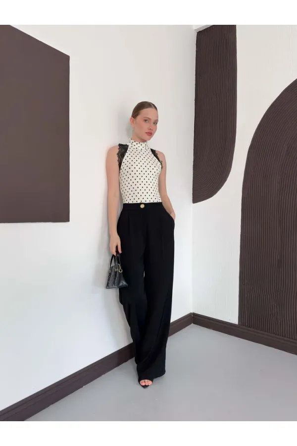 Puantiyeli Balıkcı Yaka Sıfır Kol Dantel Detaylı Bluz - Krem | D3014 Topshow