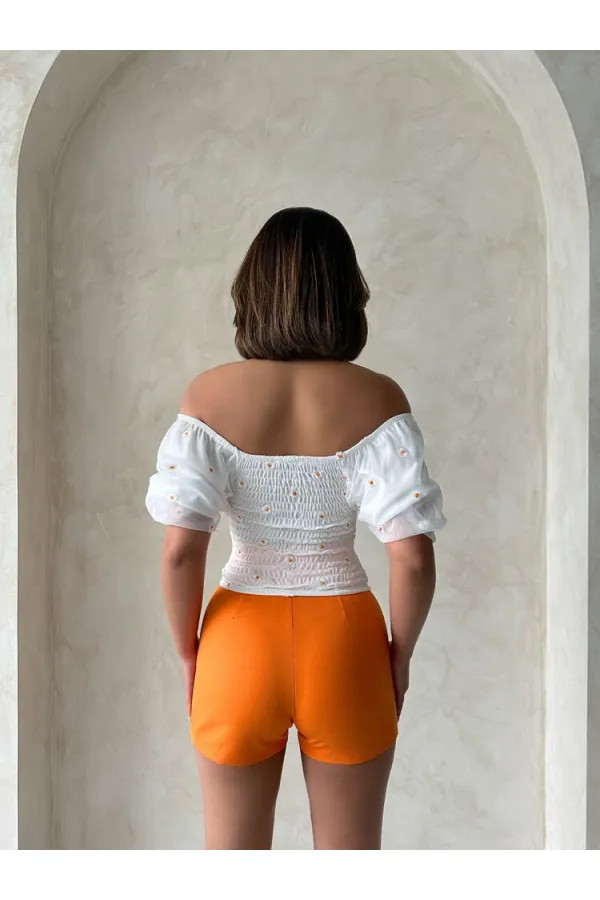 Short Topshow orange à boutons décoratifs en gros