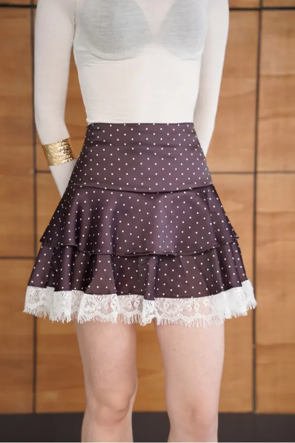 Jupe en satin à pois avec détails en dentelle - Marron | D2962 - Topshow