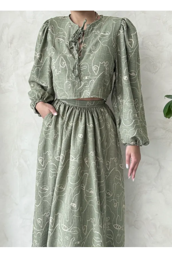 Blouse brodée à nouer sur le devant (vente en gros) - Kaki clair | Topshow | F1902