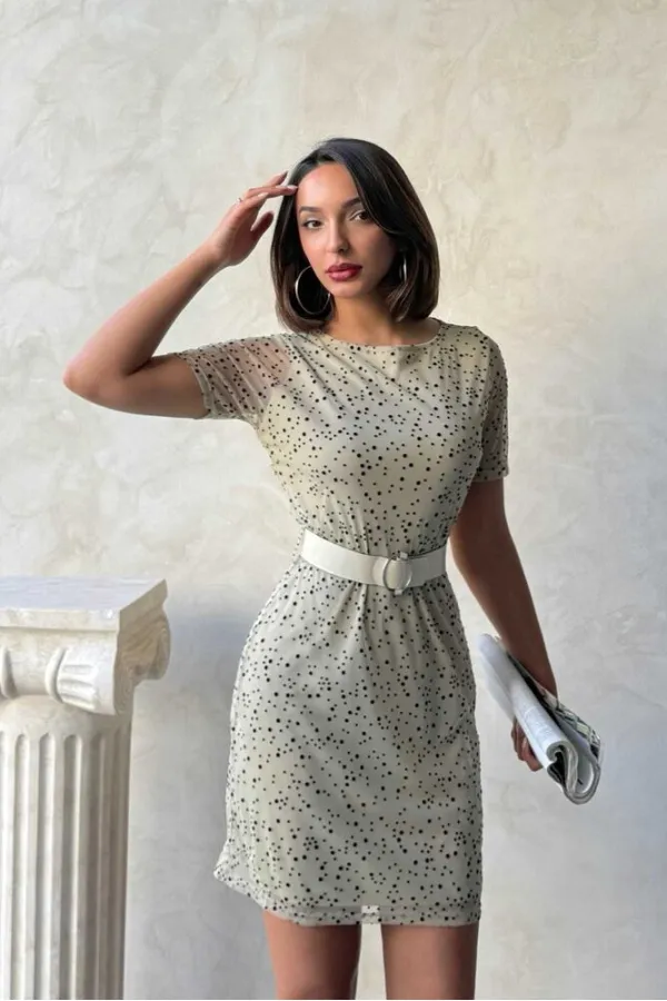 Robe Topshow Stone noire à manches courtes et ceinture, disponible en gros