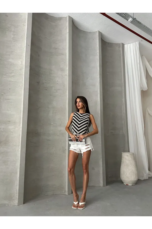 Topshow Raw Black Sleeveless Zebra Pattern Crochet Wholesale Blouse