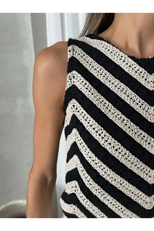 Topshow Raw Black Sleeveless Zebra Pattern Crochet Wholesale Blouse