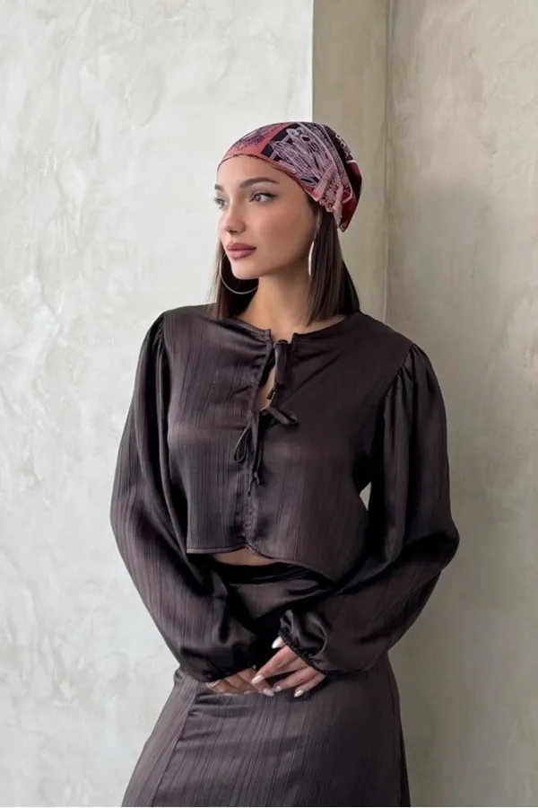 Kraşlı Saten Önden Bağlamalı Toptan Bluz - Kahve | Topshow | F1916