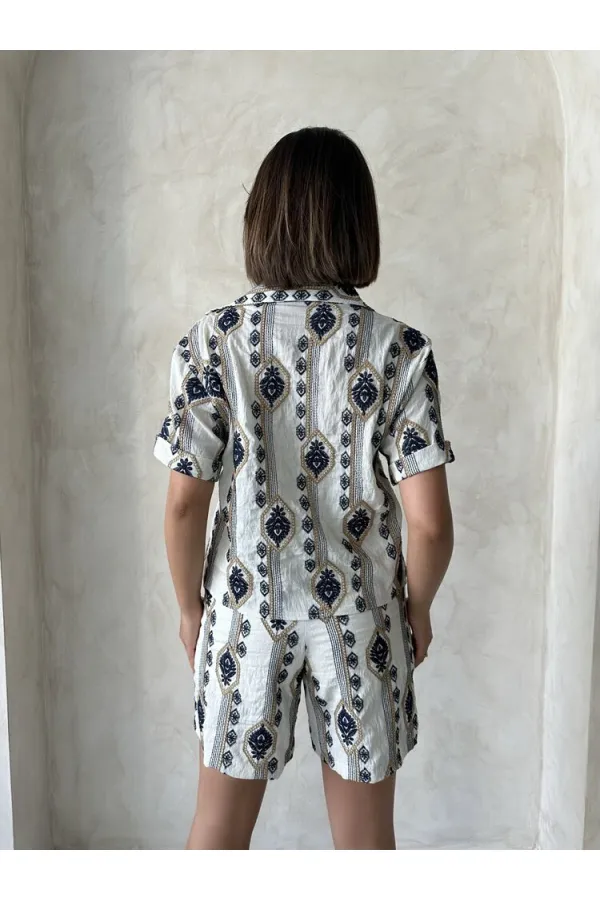 Nakışlı Şort - Taş Topshow