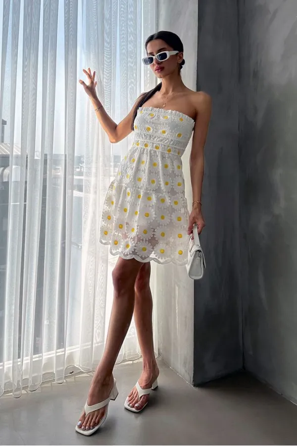 Topshow Cream Daisy Embroidered Wholesale Dress