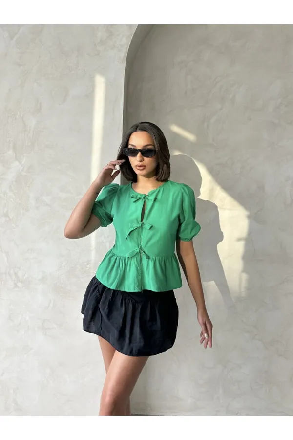 Blouse en popeline émeraude Topshow à nouer sur le devant (vente en gros)