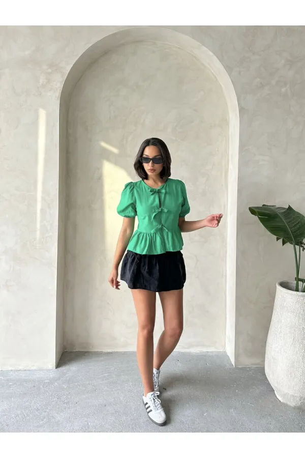 Blouse en popeline émeraude Topshow à nouer sur le devant (vente en gros)