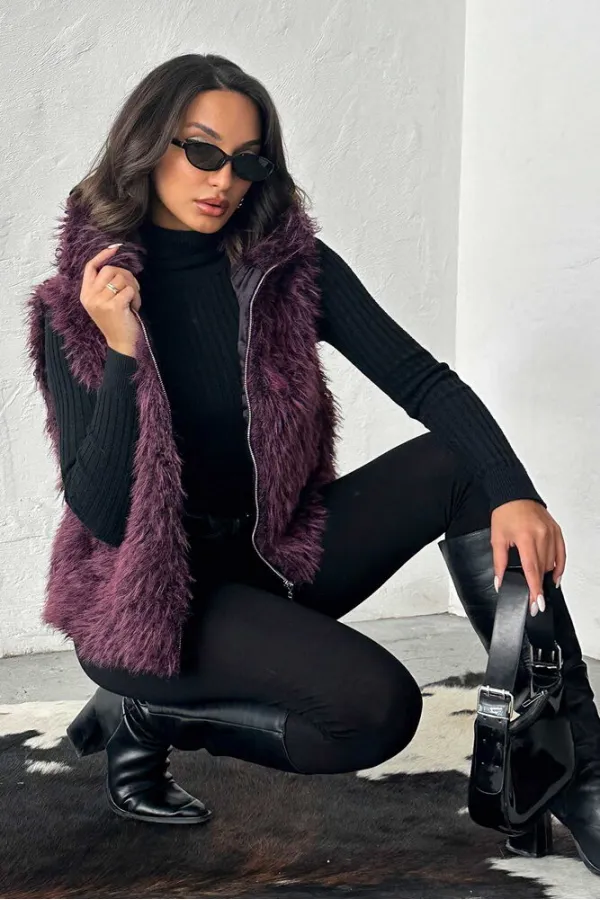 Gilet en fausse fourrure pour femme Topshow (vente en gros) – Fermeture éclair, texture douce – Prune | F2046