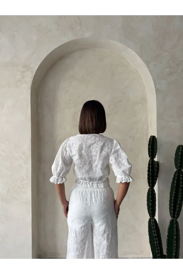 Wholesale Cream Blouse with Embroidered Scallop Detail | Topshow