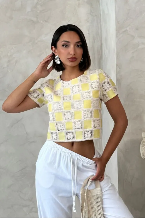 Kısa Kollu Dama Desen Tığ İşi Toptan Bluz - Sarı | Topshow