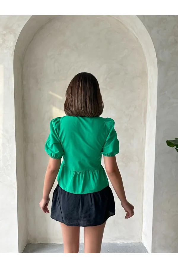 Blouse en popeline émeraude Topshow à nouer sur le devant (vente en gros)