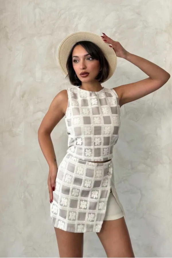 Topshow Stone Checkerboard Pattern Crochet Wholesale Blouse