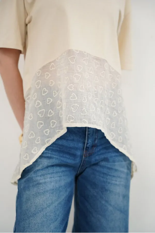 Embroidered Detail Crew Neck Wholesale T-Shirt - Raw | D2990 - Topshow