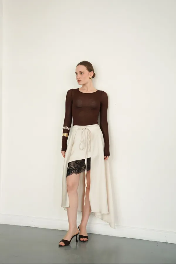 Jupe en satin avec détails en dentelle - Pierre | D2976 - Topshow (vente en gros)