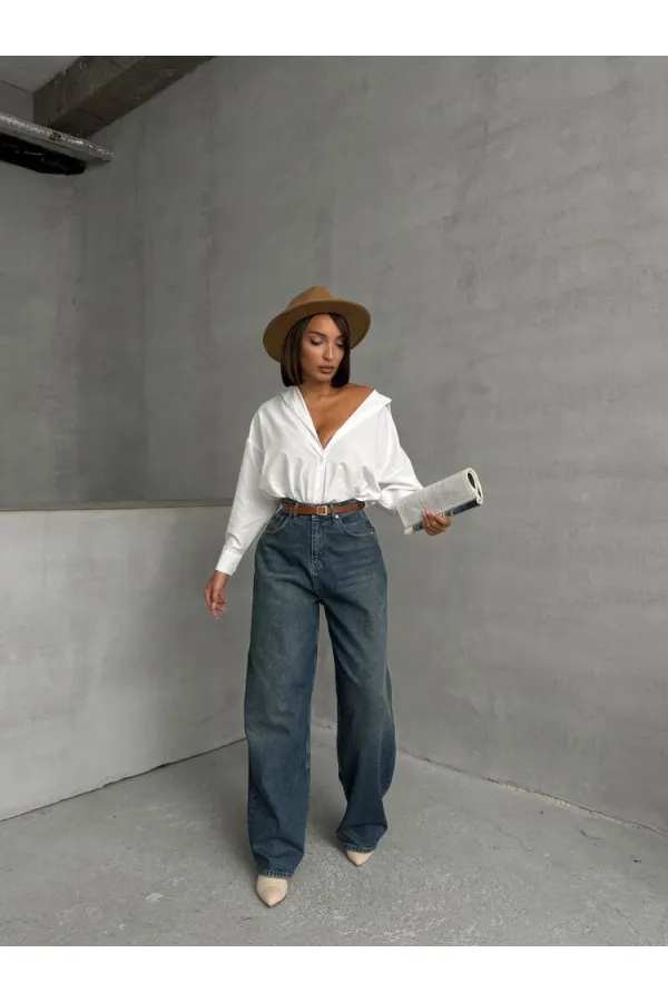 Chemise Topshow blanche avec application au dos (vente en gros) | F1790