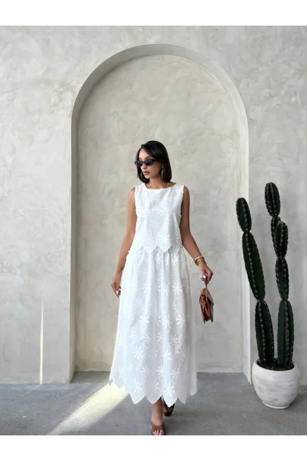Embroidered Skirt - White | Topshow