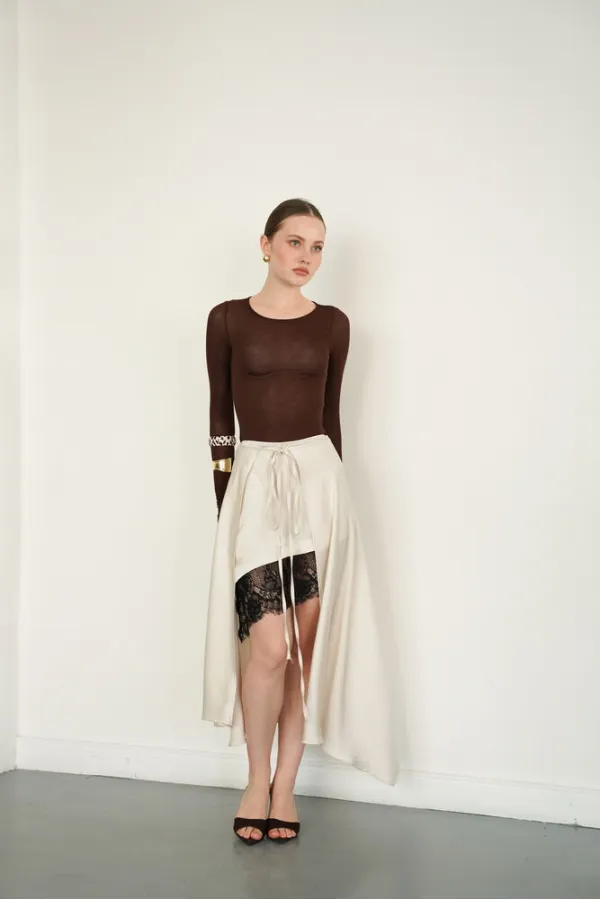 Jupe en satin avec détails en dentelle - Pierre | D2976 - Topshow (vente en gros)
