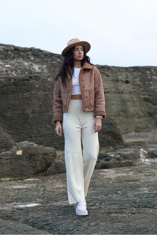 Manteau en gros avec col en nubuck et fourrure - Vison | TOPSHOW | F1553