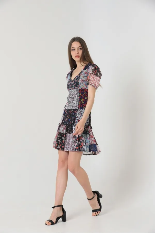 Robe Topshow à imprimé floral, col en V et manches courtes (vente en gros)