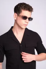 Erkek Siyah Apaj Yaka Kısa Kollu Kapak Cepli Kabartma Desenli Gömlek