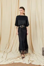 Kadın Siyah 238 Etek Ucu Dantelli Saten Uzun Etek