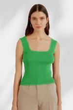 Kadın Yeşil Kare Yaka Triko Atlet