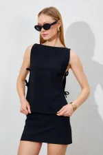 Kadın Siyah Yandan Bağlamalı Poliviskon Bluzlu Etekli Takım