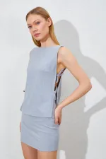 Kadın Gri Yandan Bağlamalı Poliviskon Bluzlu Etekli Takım