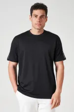 Erkek Siyah Bisiklet Yaka Omuz ve Yanları Biyeli Kagi Tişört