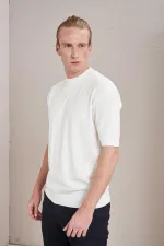 Erkek Ekru Dik Yaka Etek Ucu Ve Kolları Ribanalı Triko Tişört